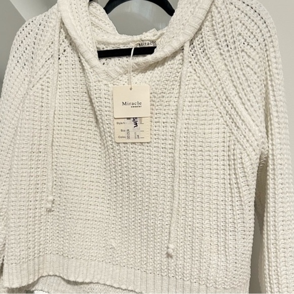 NWT Miracle Knit Hooded Pullover in White Size S/M - Picture 3 of 15
